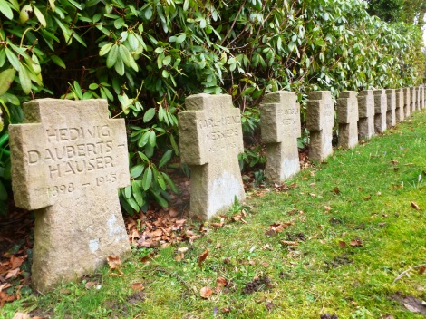 Kriegergräber auf dem Friedhof an der Bredenscheider Straße. Foto: LRF/HAT